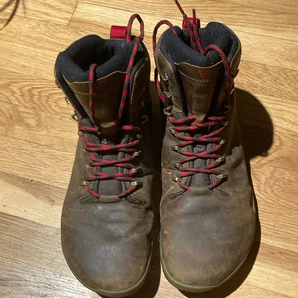 Vivobarefoot tracker size 48